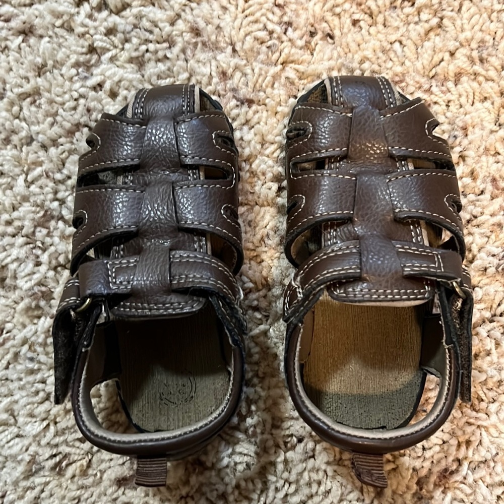 Lightly used/barely worn Wonder Nation fisherman sandals, toddler boy’s size 6!